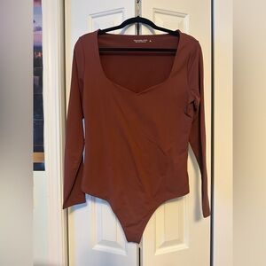 Long Sleeve Scoop Neck Bodysuit - Rust